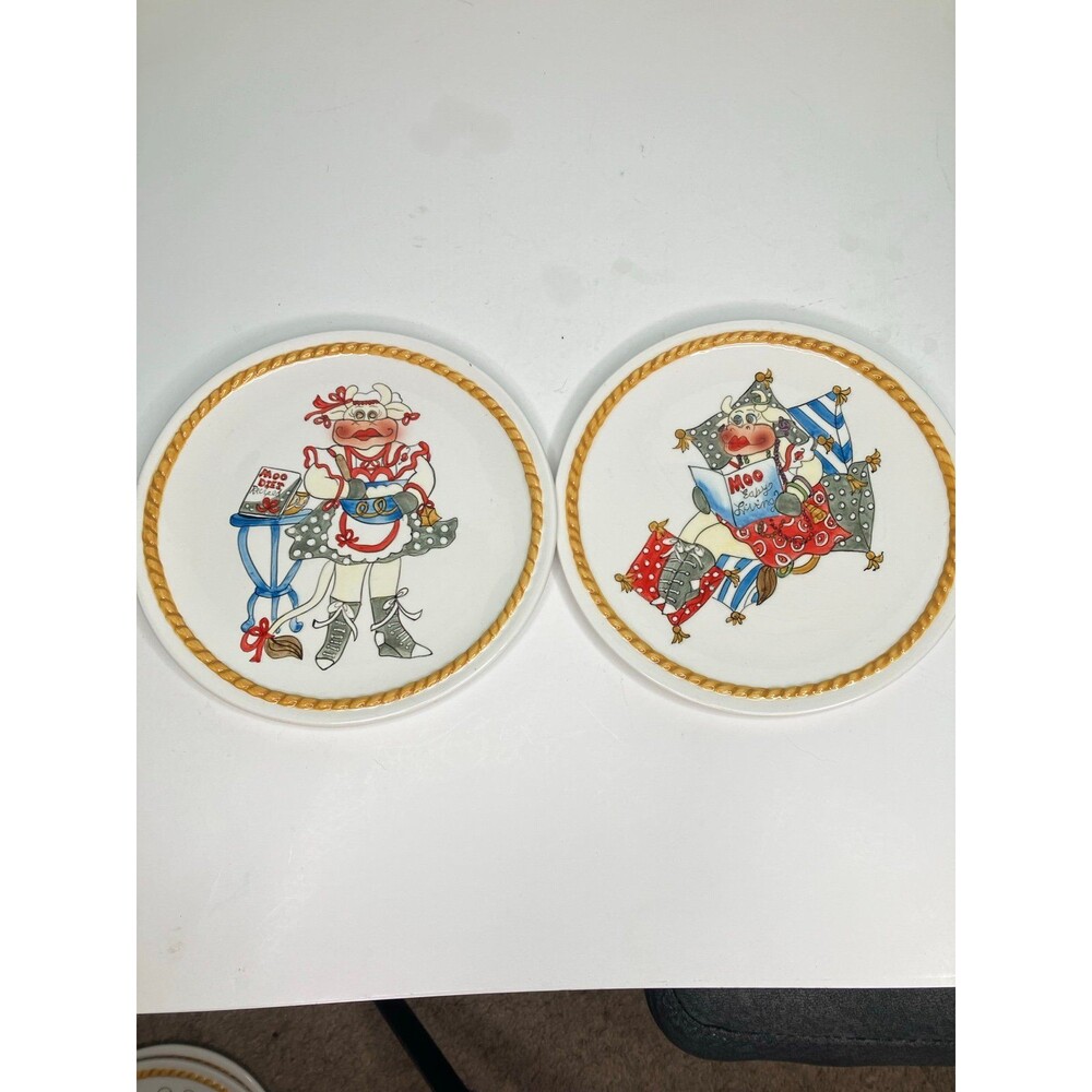 Set of 2 Lotus Judy Shelby Whimsical Cow 8” Plates  B